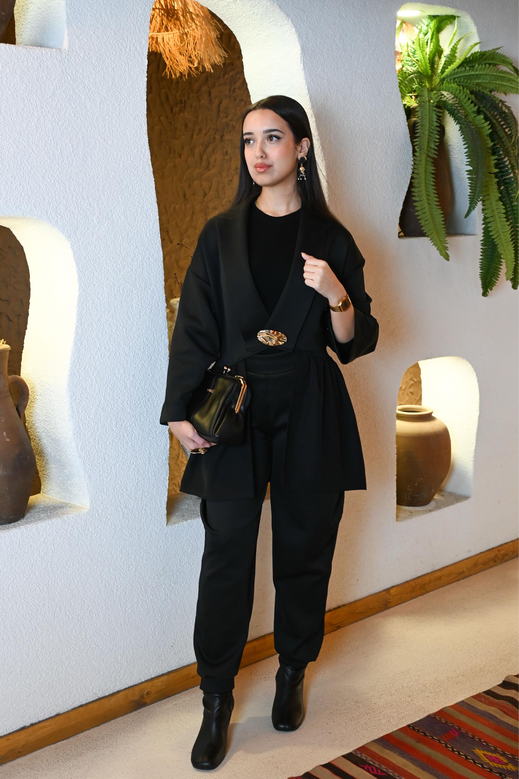 Gold Aksesuar Detaylı  Blazer Ceket & Pantolon Takım